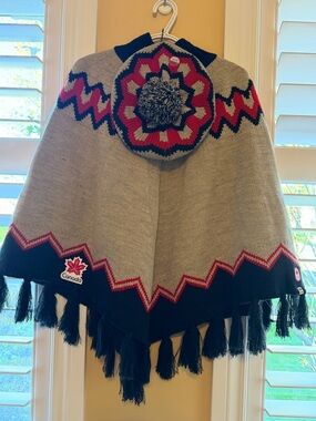 2pc Hudson's Bay Company Olympic Poncho and Beret-Cowichan Print